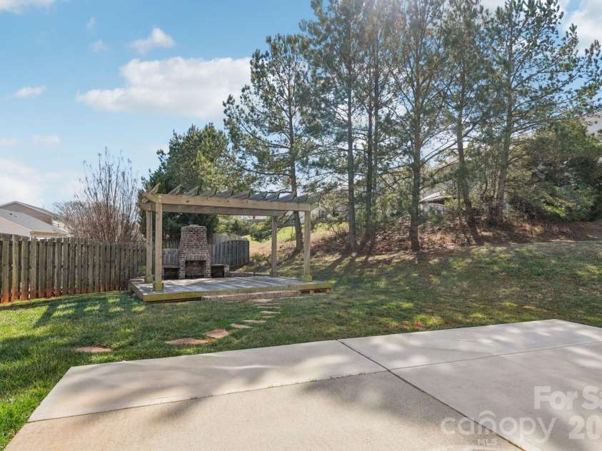 10229 Highland Creek Circle, Fort Mill, SC 29707.  MLS# CAR4347788, YatesRealty ID 21754. 