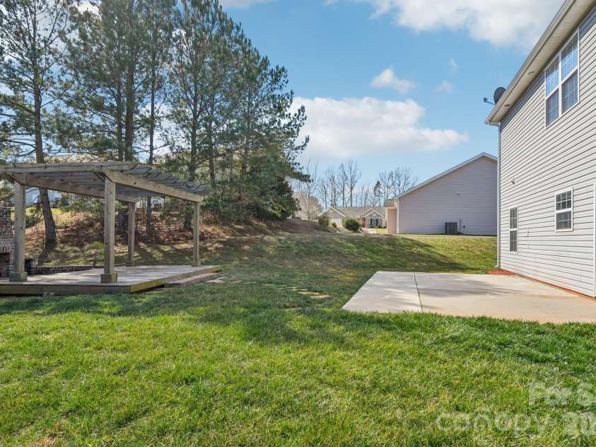 10229 Highland Creek Circle, Fort Mill, SC 29707.  MLS# CAR4347788, YatesRealty ID 21754. 