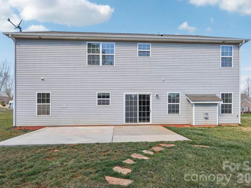 10229 Highland Creek Circle, Fort Mill, SC 29707.  MLS# CAR4347788, YatesRealty ID 21754. 