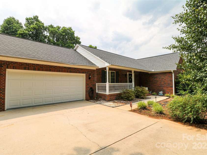 400 Majolica Road, Salisbury, NC 28147.  MLS# CAR4266113, YatesRealty ID 21755. 