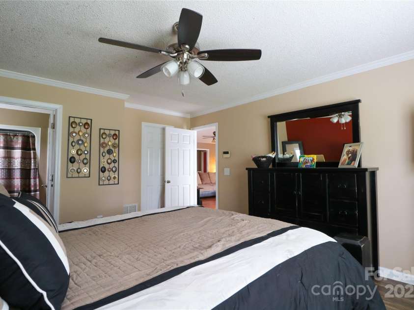 400 Majolica Road, Salisbury, NC 28147.  MLS# CAR4266113, YatesRealty ID 21755. 