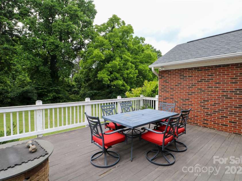 400 Majolica Road, Salisbury, NC 28147.  MLS# CAR4266113, YatesRealty ID 21755. 
