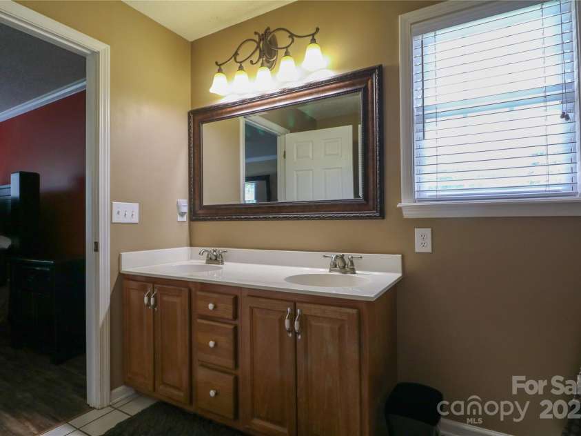 400 Majolica Road, Salisbury, NC 28147.  MLS# CAR4266113, YatesRealty ID 21755. Master bath