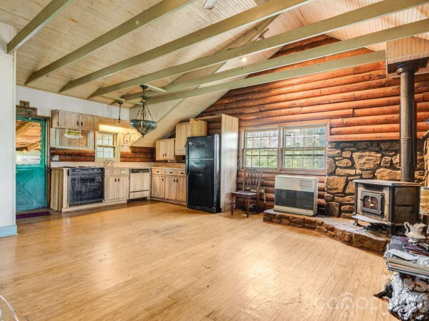 770 Echo Hill Drive, Green Mountain, NC 28704.  MLS# CAR4370648, YatesRealty ID 21757. 