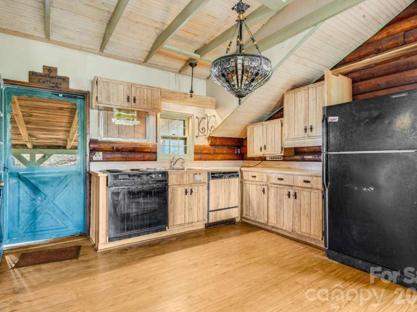 770 Echo Hill Drive, Green Mountain, NC 28704.  MLS# CAR4370648, YatesRealty ID 21757. 