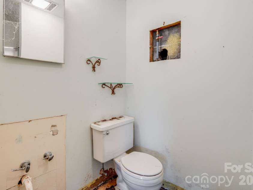 770 Echo Hill Drive, Green Mountain, NC 28704.  MLS# CAR4370648, YatesRealty ID 21757. 