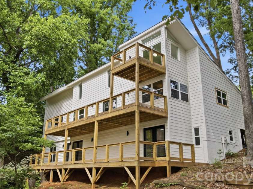 7015 Chelsea Day Lane, Tega Cay, SC 29708.  MLS# CAR4372291, YatesRealty ID 21758. 