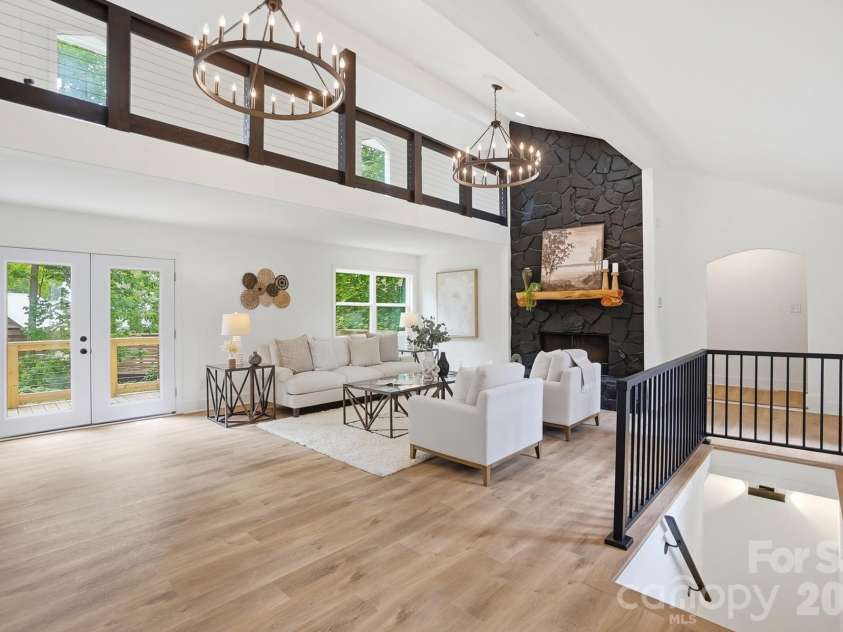 7015 Chelsea Day Lane, Tega Cay, SC 29708.  MLS# CAR4372291, YatesRealty ID 21758. 