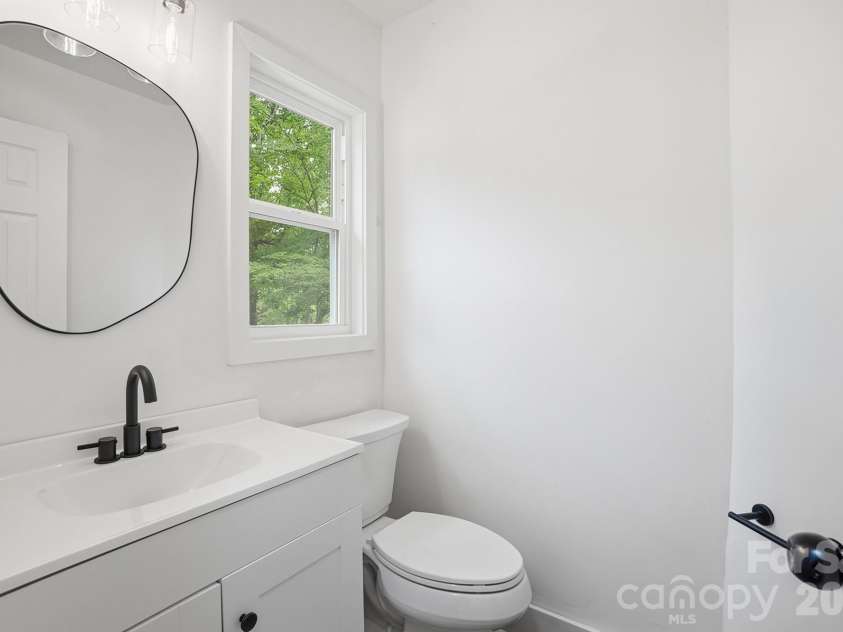 7015 Chelsea Day Lane, Tega Cay, SC 29708.  MLS# CAR4372291, YatesRealty ID 21758. 