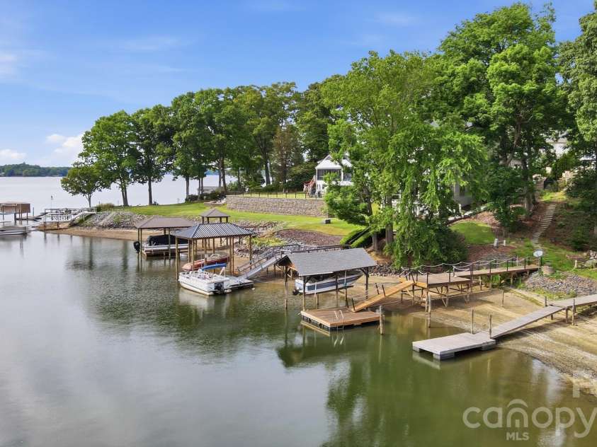 7015 Chelsea Day Lane, Tega Cay, SC 29708.  MLS# CAR4372291, YatesRealty ID 21758. 