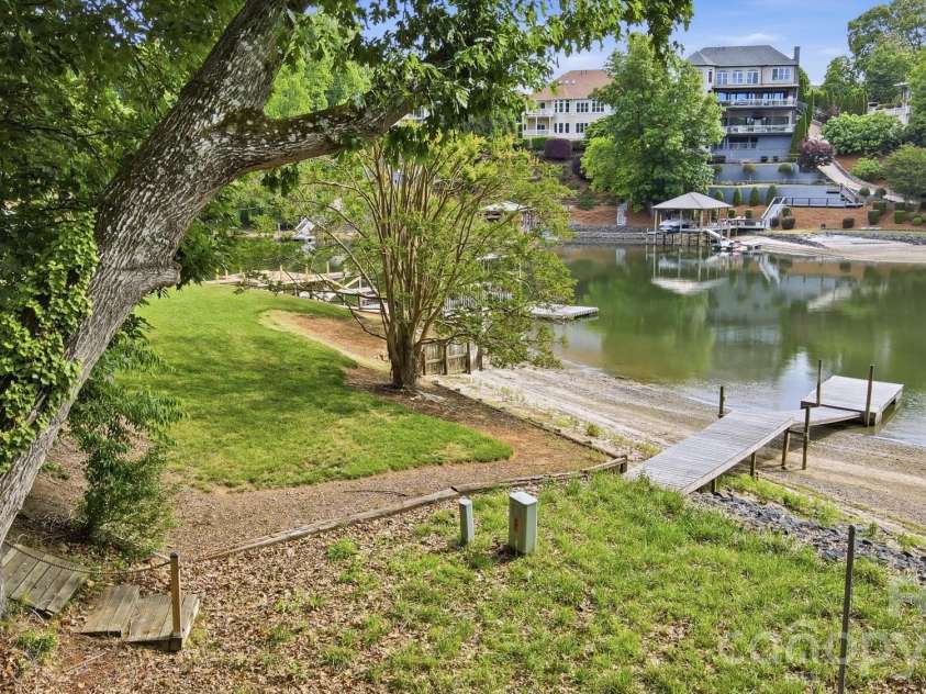 7015 Chelsea Day Lane, Tega Cay, SC 29708.  MLS# CAR4372291, YatesRealty ID 21758. 