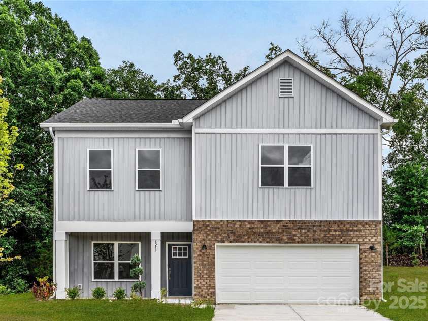 8036 Joy Crossing Lane, Charlotte, NC 28214.  MLS# CAR4272909, YatesRealty ID 21758. 