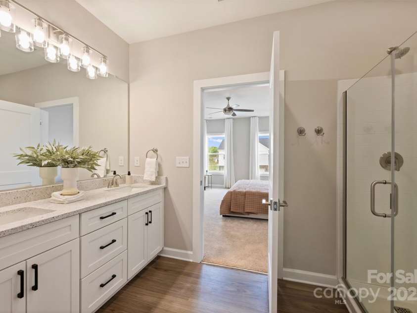 8036 Joy Crossing Lane, Charlotte, NC 28214.  MLS# CAR4272909, YatesRealty ID 21758. 