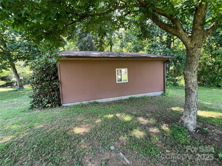 33611 Mann Road, Albemarle, NC 28001.  MLS# CAR4247905, YatesRealty ID 21759. 