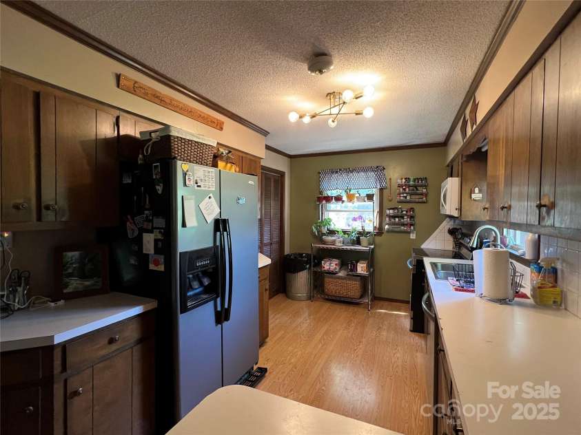 33611 Mann Road, Albemarle, NC 28001.  MLS# CAR4247905, YatesRealty ID 21759. Kitchen