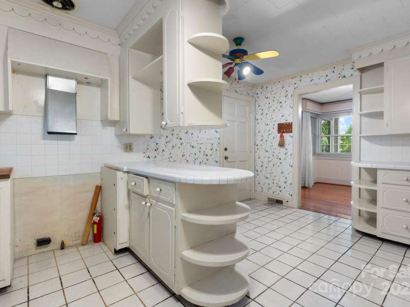 4002 Hickory Boulevard, Granite Falls, NC 28630.  MLS# CAR4265379, YatesRealty ID 2176. 