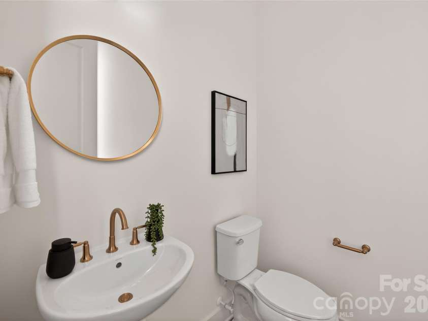 9113 Maybry Park Street, Charlotte, NC 28212.  MLS# CAR4265824, YatesRealty ID 2176. Half Bath
