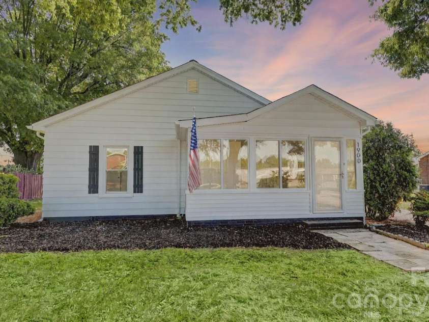 1900 Linda Avenue, Kannapolis, NC 28083.  MLS# CAR4369376, YatesRealty ID 21760. 
