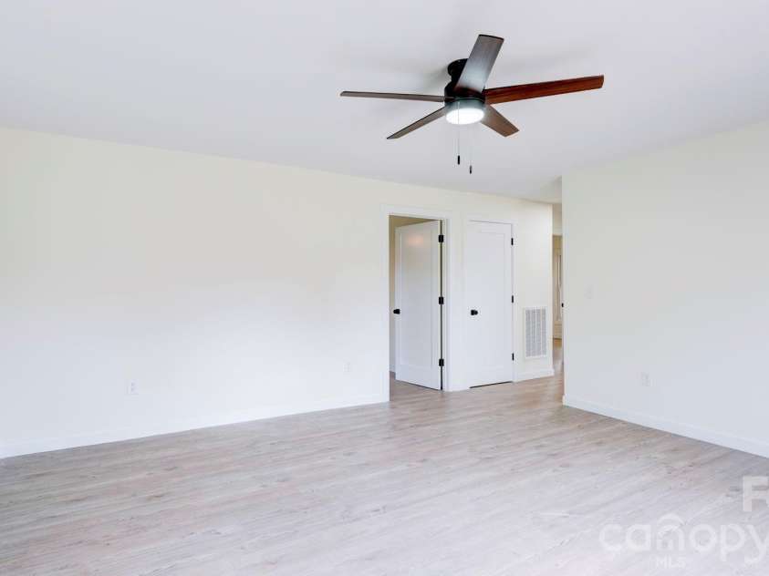 1900 Linda Avenue, Kannapolis, NC 28083.  MLS# CAR4369376, YatesRealty ID 21760. 