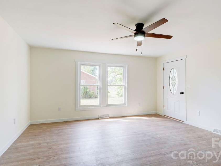 1900 Linda Avenue, Kannapolis, NC 28083.  MLS# CAR4369376, YatesRealty ID 21760. 