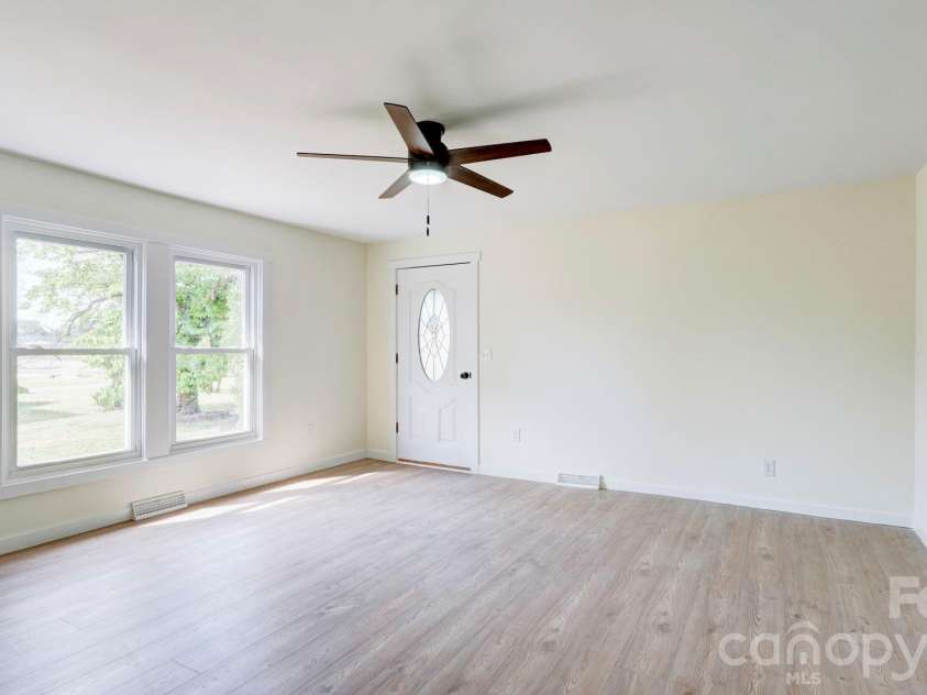 1900 Linda Avenue, Kannapolis, NC 28083.  MLS# CAR4369376, YatesRealty ID 21760. 