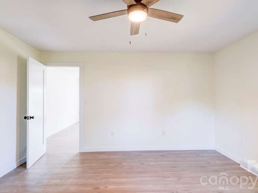 1900 Linda Avenue, Kannapolis, NC 28083.  MLS# CAR4369376, YatesRealty ID 21760. 