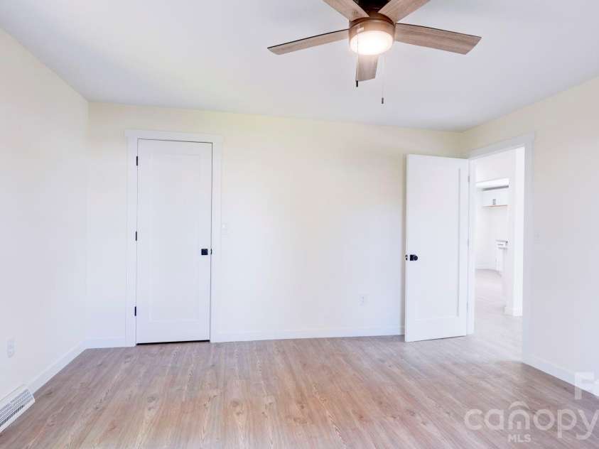 1900 Linda Avenue, Kannapolis, NC 28083.  MLS# CAR4369376, YatesRealty ID 21760. 