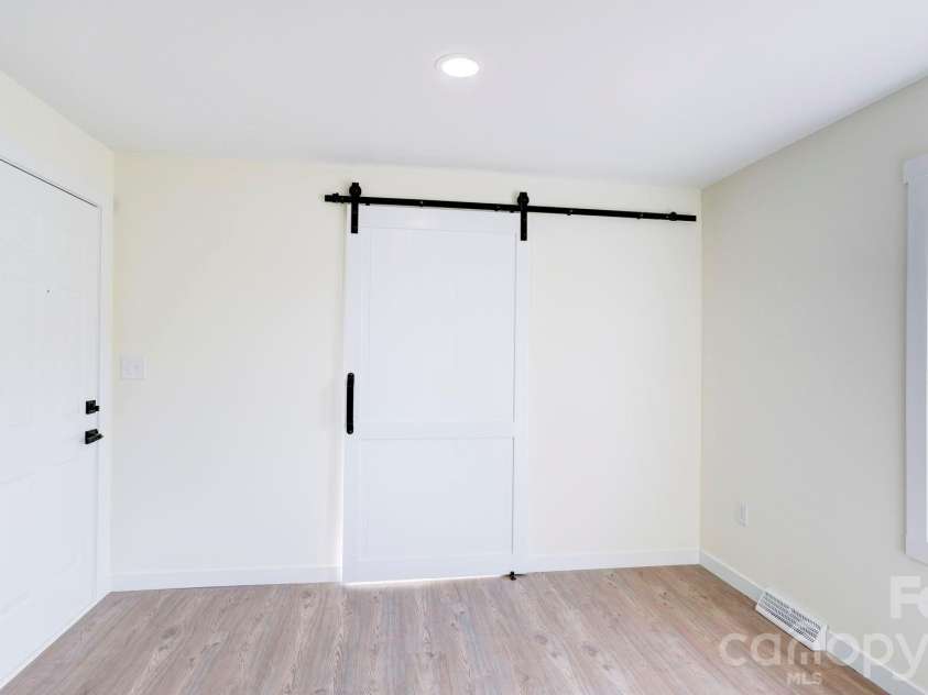 1900 Linda Avenue, Kannapolis, NC 28083.  MLS# CAR4369376, YatesRealty ID 21760. 