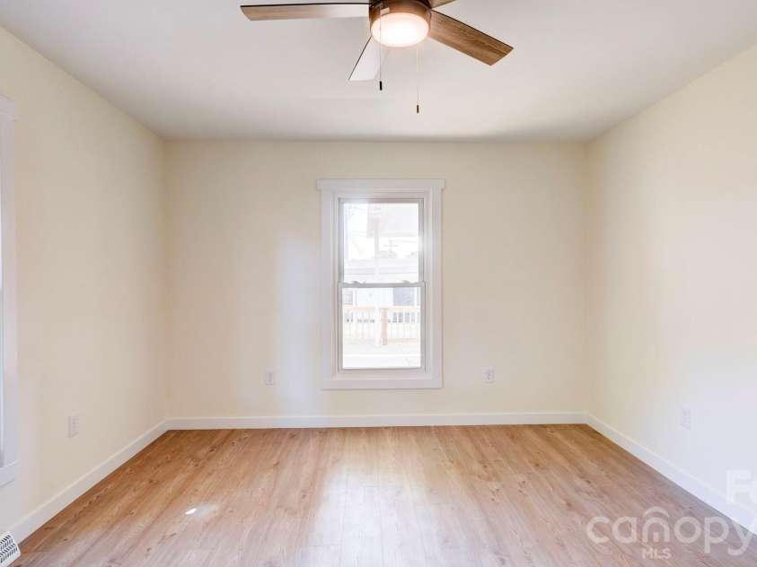 1900 Linda Avenue, Kannapolis, NC 28083.  MLS# CAR4369376, YatesRealty ID 21760. 