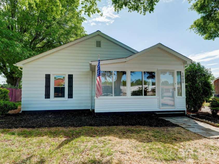 1900 Linda Avenue, Kannapolis, NC 28083.  MLS# CAR4369376, YatesRealty ID 21760. 