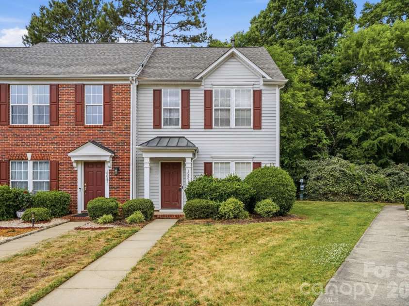 10851 Garden Oaks Lane, Charlotte, NC 28273.  MLS# CAR4376158, YatesRealty ID 21761. 
