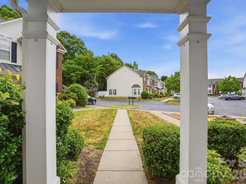 10851 Garden Oaks Lane, Charlotte, NC 28273.  MLS# CAR4376158, YatesRealty ID 21761. 