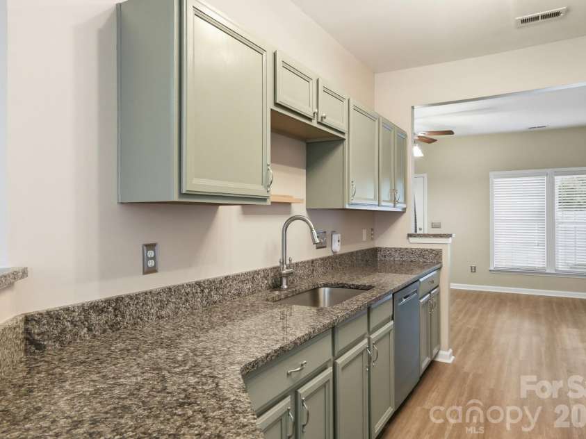 10851 Garden Oaks Lane, Charlotte, NC 28273.  MLS# CAR4376158, YatesRealty ID 21761. 