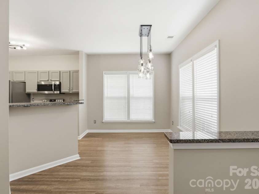 10851 Garden Oaks Lane, Charlotte, NC 28273.  MLS# CAR4376158, YatesRealty ID 21761. Breakfast nook