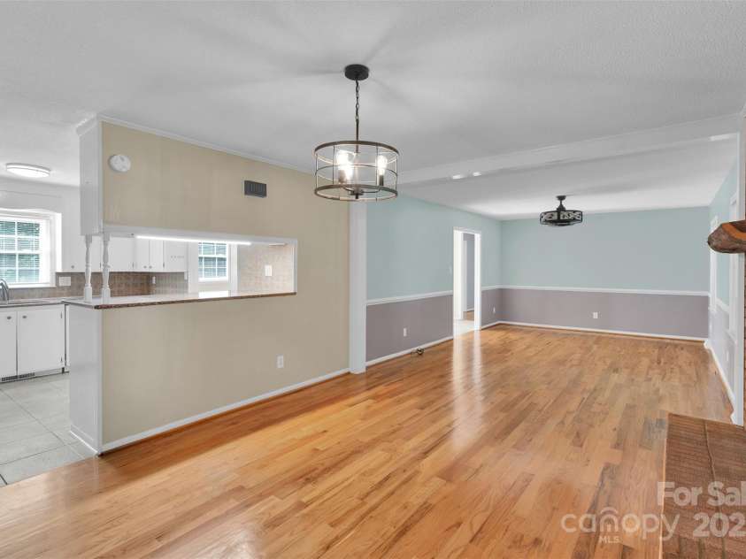 2326 Horseshoe Bend Road, Hickory, NC 28601.  MLS# CAR4266807, YatesRealty ID 21761. 