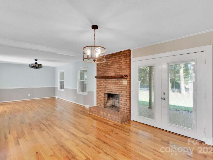 2326 Horseshoe Bend Road, Hickory, NC 28601.  MLS# CAR4266807, YatesRealty ID 21761. 