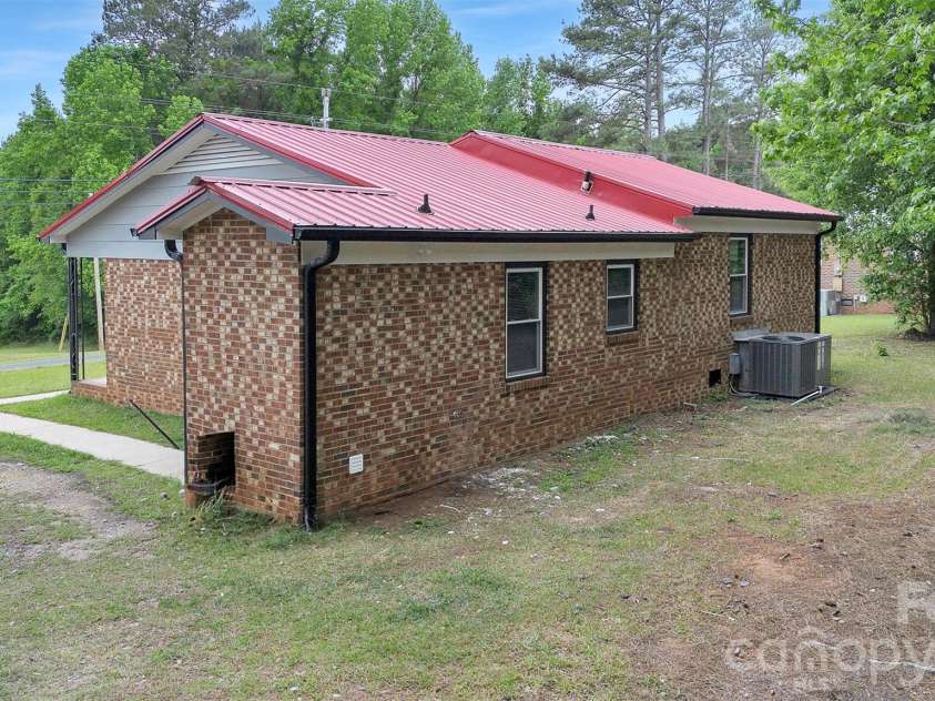 6957 Vintage Road, Lilesville, NC 28091.  MLS# CAR4376818, YatesRealty ID 21762. 