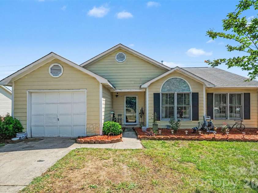 11125 Pinetta Lane, Charlotte, NC 28262.  MLS# CAR4376242, YatesRealty ID 21763. 