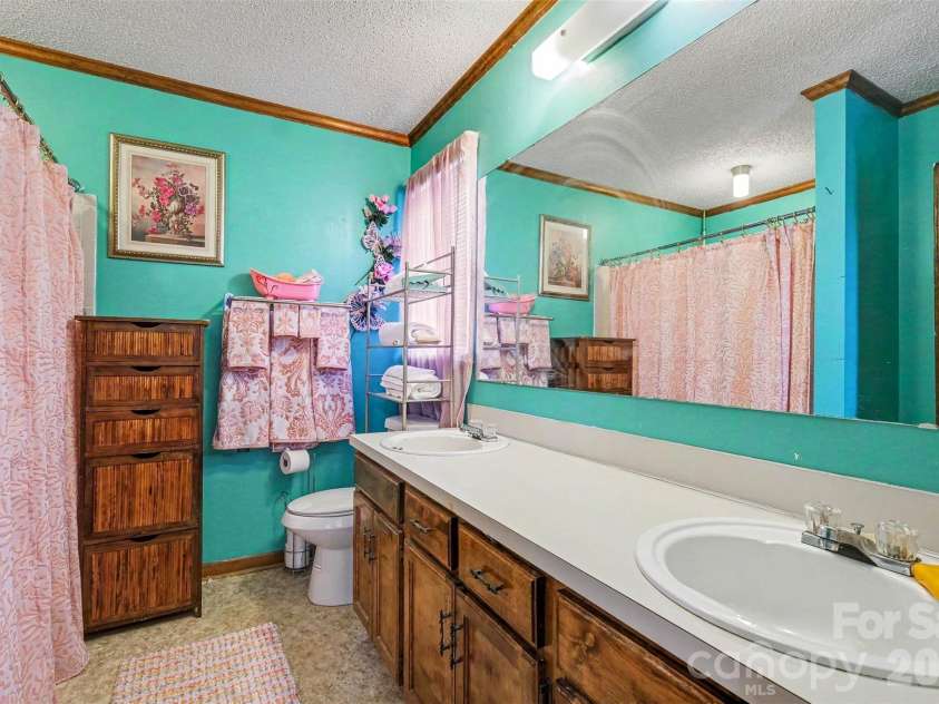 11125 Pinetta Lane, Charlotte, NC 28262.  MLS# CAR4376242, YatesRealty ID 21763. 