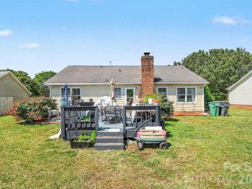 11125 Pinetta Lane, Charlotte, NC 28262.  MLS# CAR4376242, YatesRealty ID 21763. 