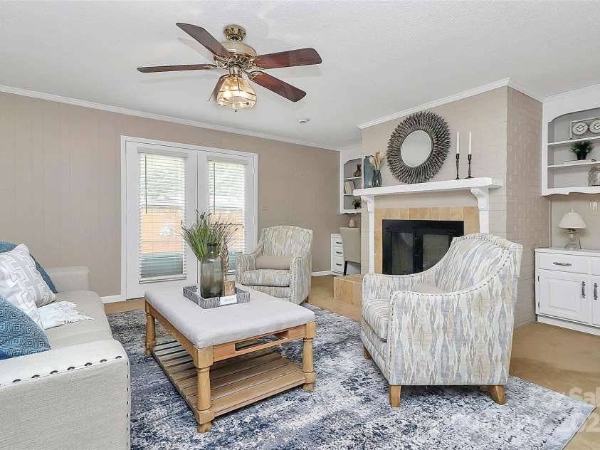 3304 Chilham Place, Charlotte, NC 28226.  MLS# CAR4271693, YatesRealty ID 21763. 