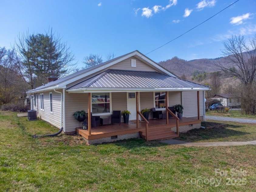 389 Hospital Road, Sylva, NC 28779.  MLS# CAR4235370, YatesRealty ID 21765. 