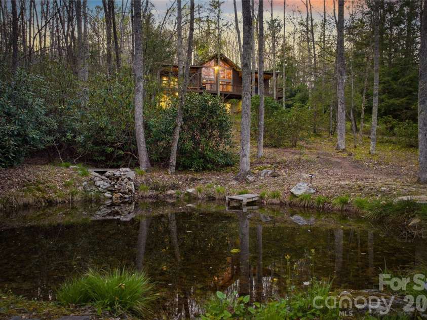163 Bear Track Lane, Vilas, NC 28692.  MLS# CAR4354106, YatesRealty ID 21766. 