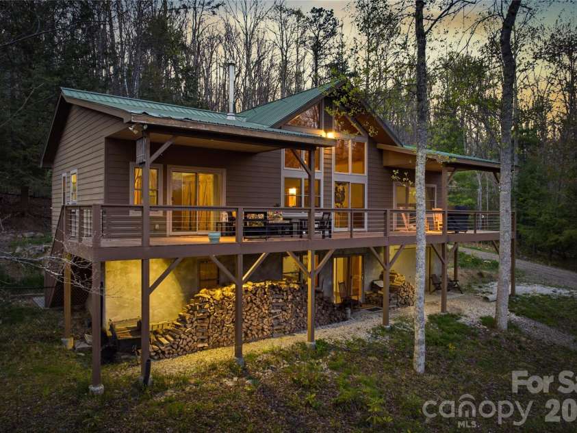 163 Bear Track Lane, Vilas, NC 28692.  MLS# CAR4354106, YatesRealty ID 21766. 