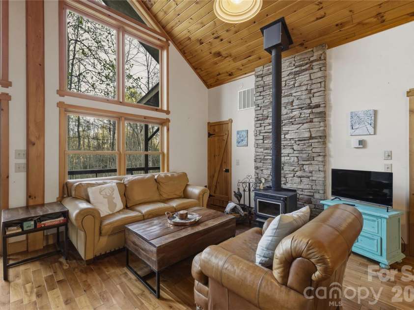 163 Bear Track Lane, Vilas, NC 28692.  MLS# CAR4354106, YatesRealty ID 21766. 