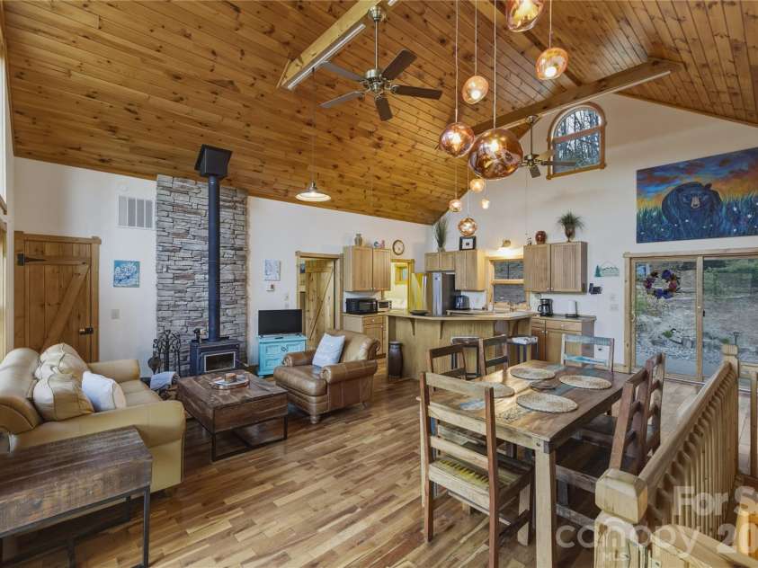 163 Bear Track Lane, Vilas, NC 28692.  MLS# CAR4354106, YatesRealty ID 21766. 