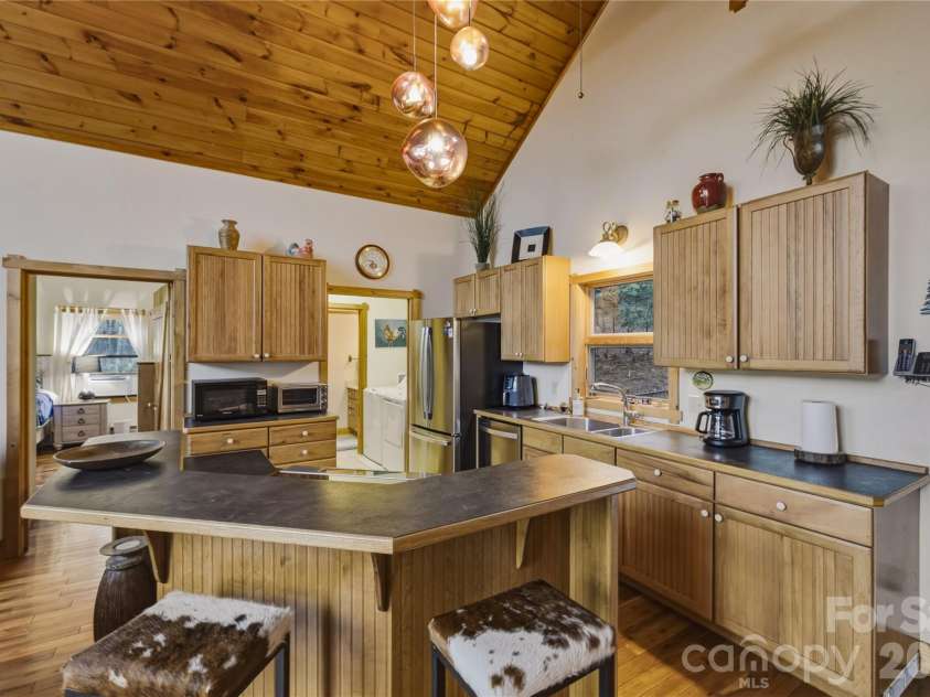 163 Bear Track Lane, Vilas, NC 28692.  MLS# CAR4354106, YatesRealty ID 21766. 