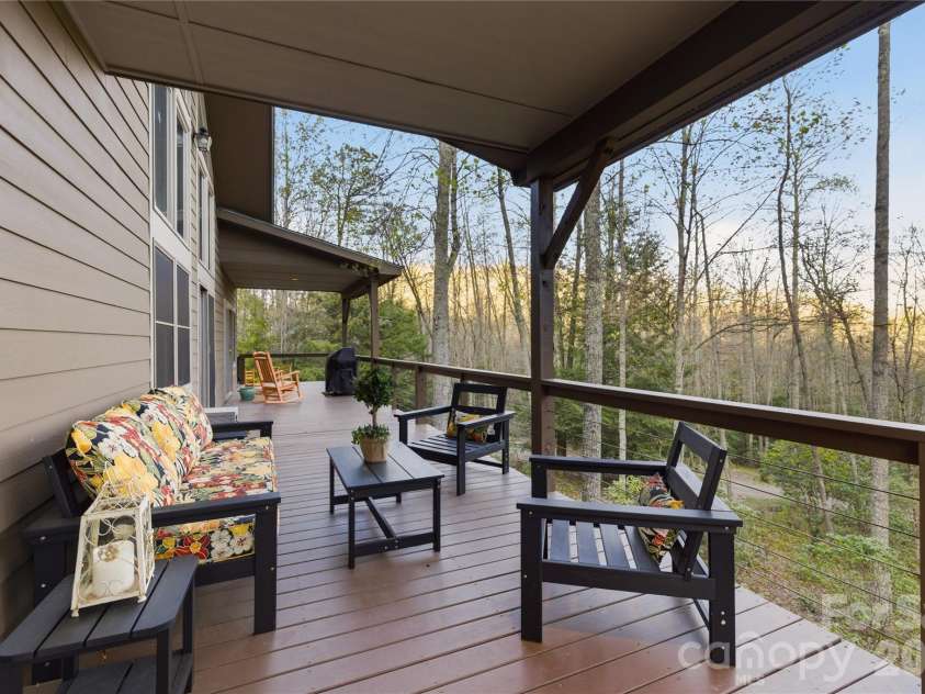 163 Bear Track Lane, Vilas, NC 28692.  MLS# CAR4354106, YatesRealty ID 21766. 