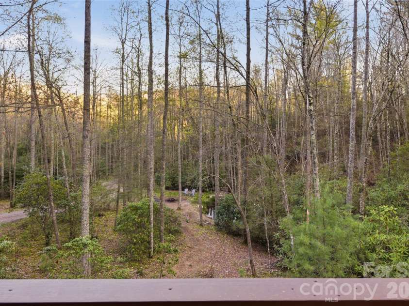 163 Bear Track Lane, Vilas, NC 28692.  MLS# CAR4354106, YatesRealty ID 21766. 
