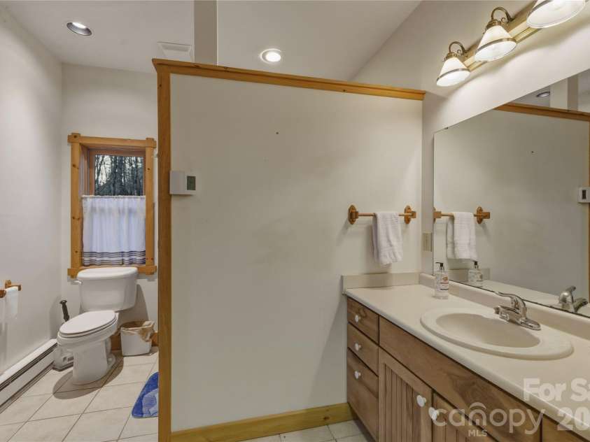 163 Bear Track Lane, Vilas, NC 28692.  MLS# CAR4354106, YatesRealty ID 21766. 